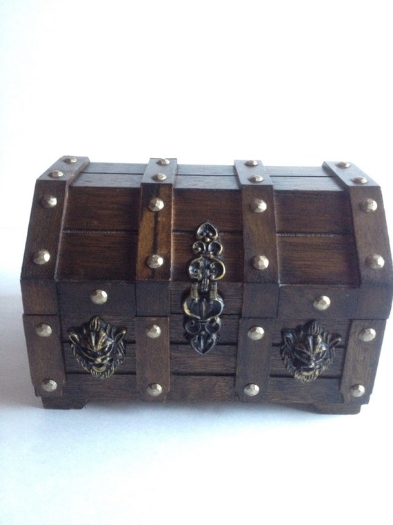 Vintage Pirates Treasure Chest Jewelry Box by NelliePearlVintage