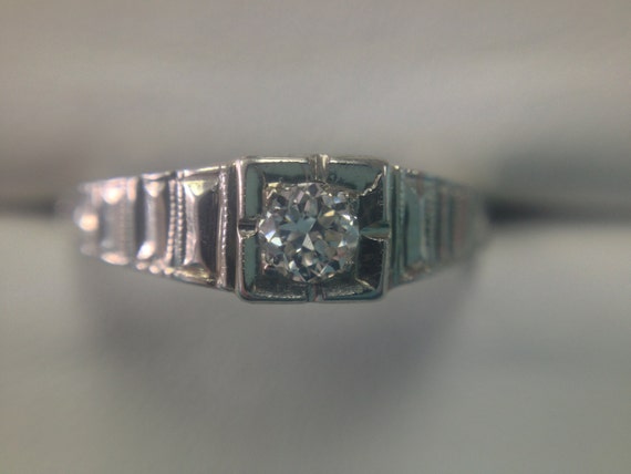 Antique 18K White Gold Diamond w/approx. .20 CT Engagement Ring