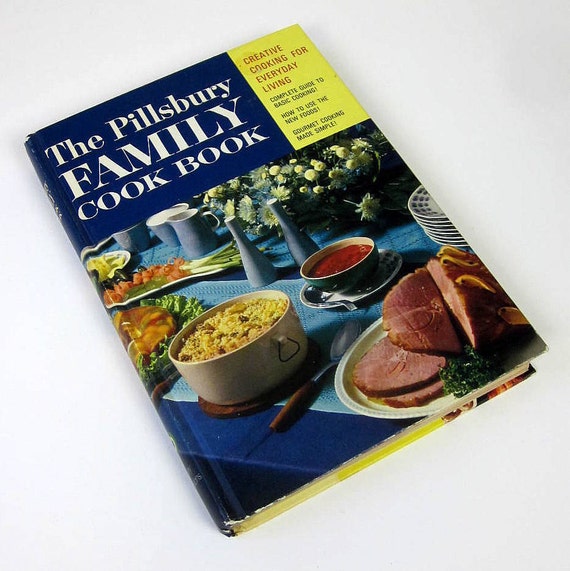 The Pillsbury Family Cookbook 1970 / Complete by AttysVintage