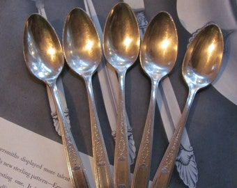 Teaspoons Silverware - Set of 5 Vintage Silver Plate Teaspoons - Grosvenor Pattern