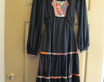 Vintage 70s 80s Jody T black floral small prairie style dress