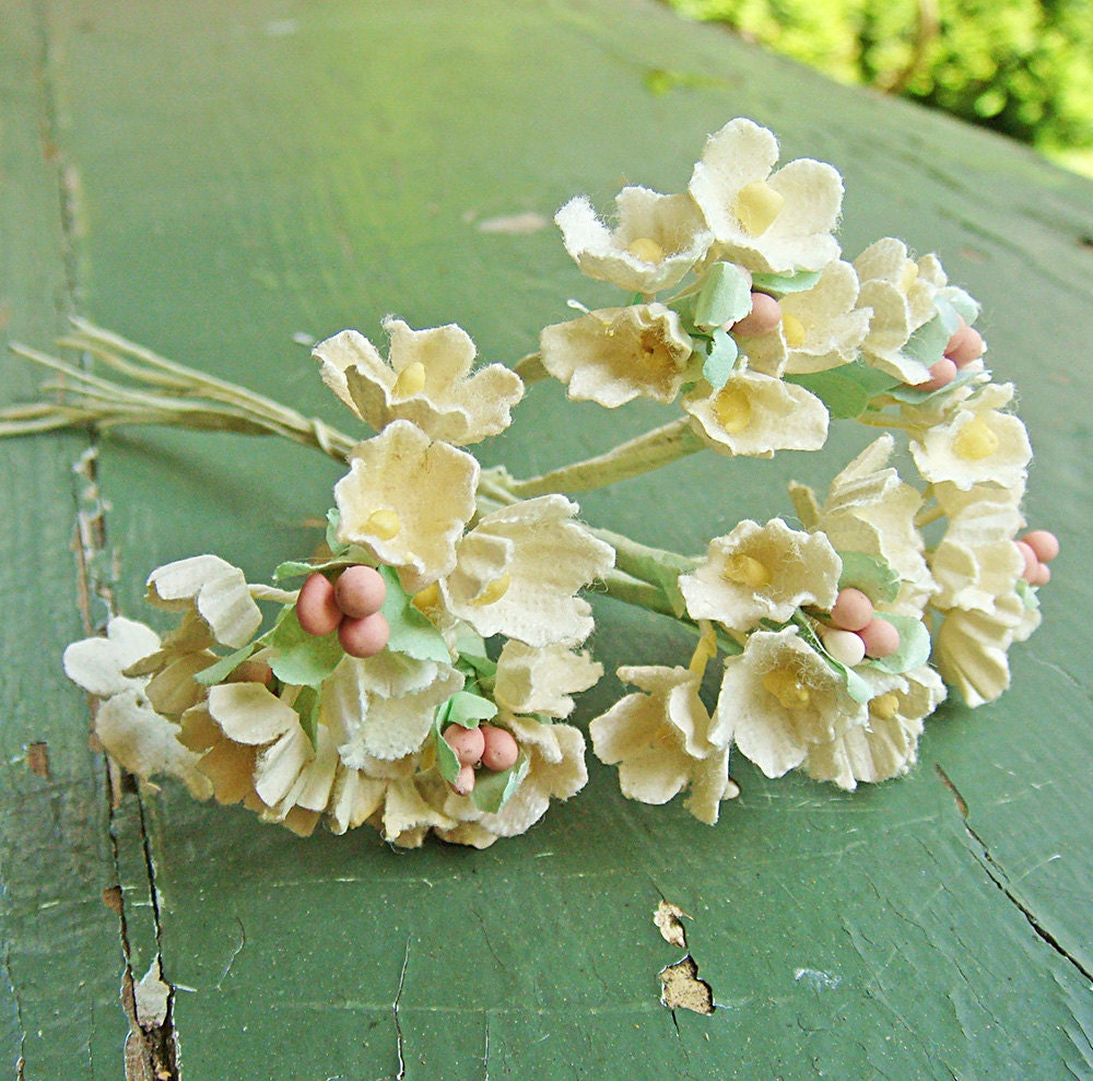 Vintage Millinery Flowers Spray of Multiple Stems PASTE Mint