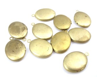 VIntage Raw Brass Oval Engraving Lockets (8x) (L513-A)
