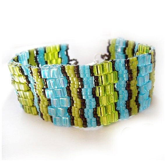 Items similar to Blue and Green Glass Beads Bracelet - Summer Fun ...