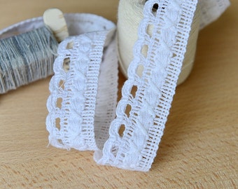 2.5cm x 2yards (white) cotton crochet lace trim (S671)
