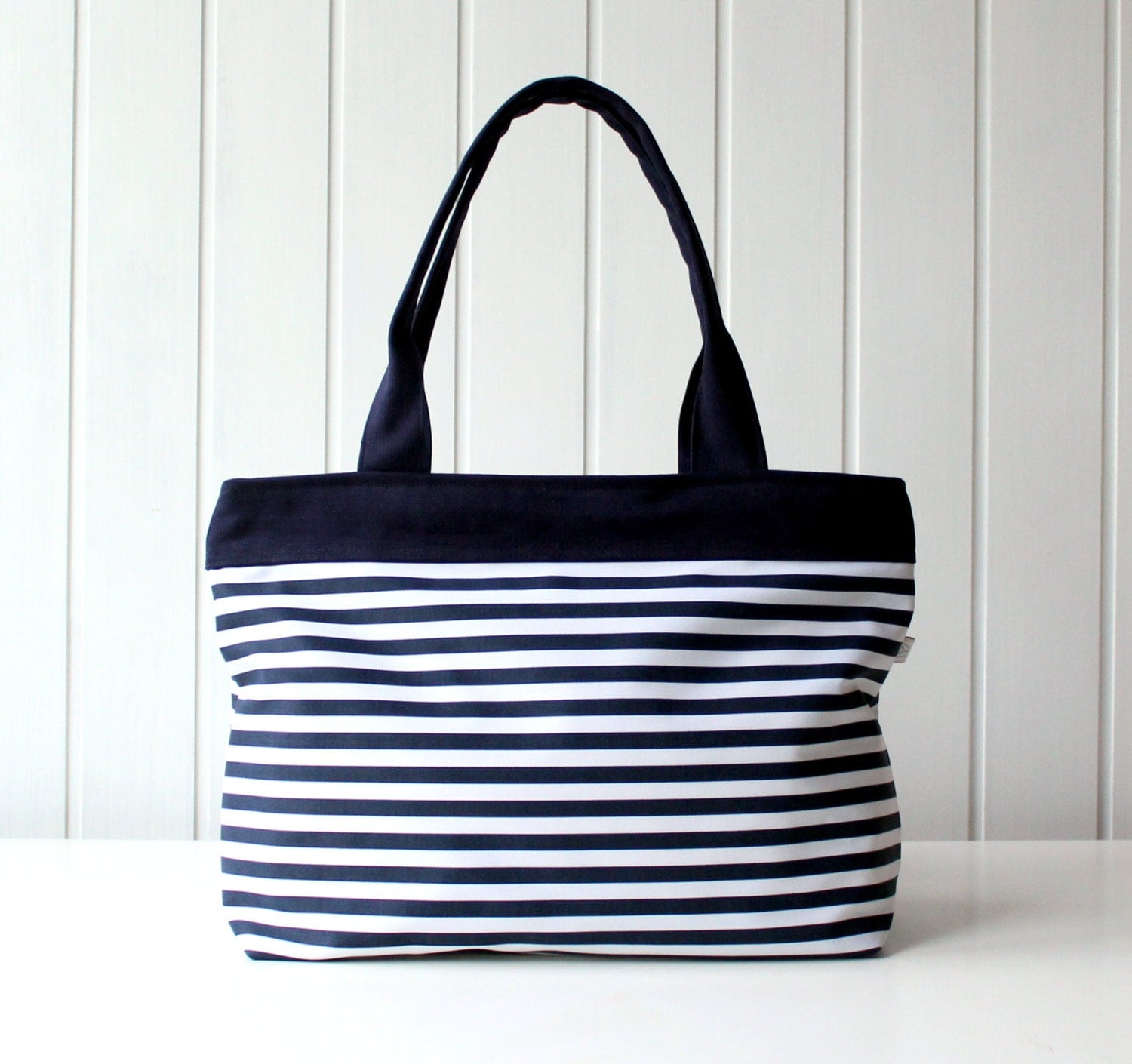 Navy and White Stripes Tote Bag Beach Bag ZIPPER CLOSURE