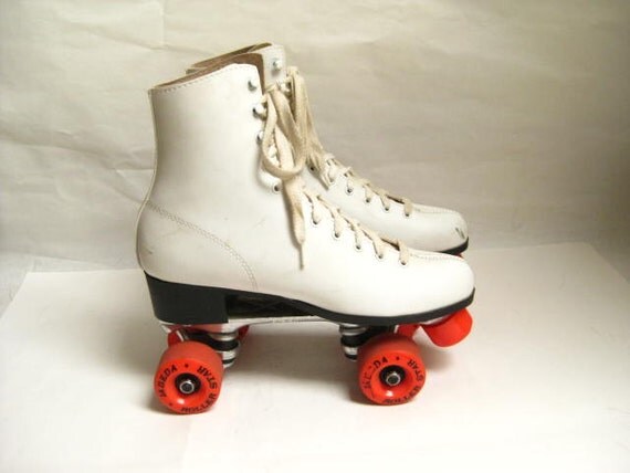 Vintage White Roller Derby Roller Skates. Size by TimeBombVintage