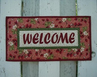 Quilted Welcome Wall Hanging - Strawberries (EDWLA)