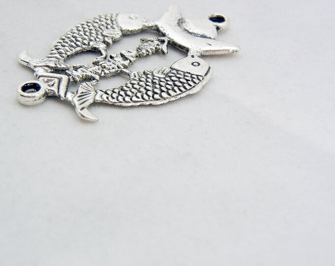 Antique Silver-tone Asian Double Fish Double Link Pendant Charm