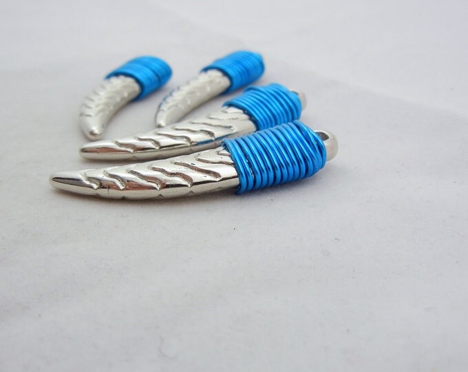 Set of 4 Silver-tone Textured Claw Charms Green or Blue Wire Choose Color