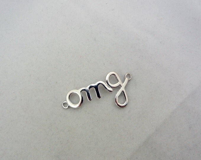 Double Link OMG Word Pendant Silver-tone