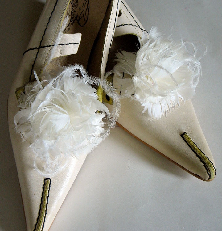 bridal feather shoe clips Ivory feather by alicehartcouture