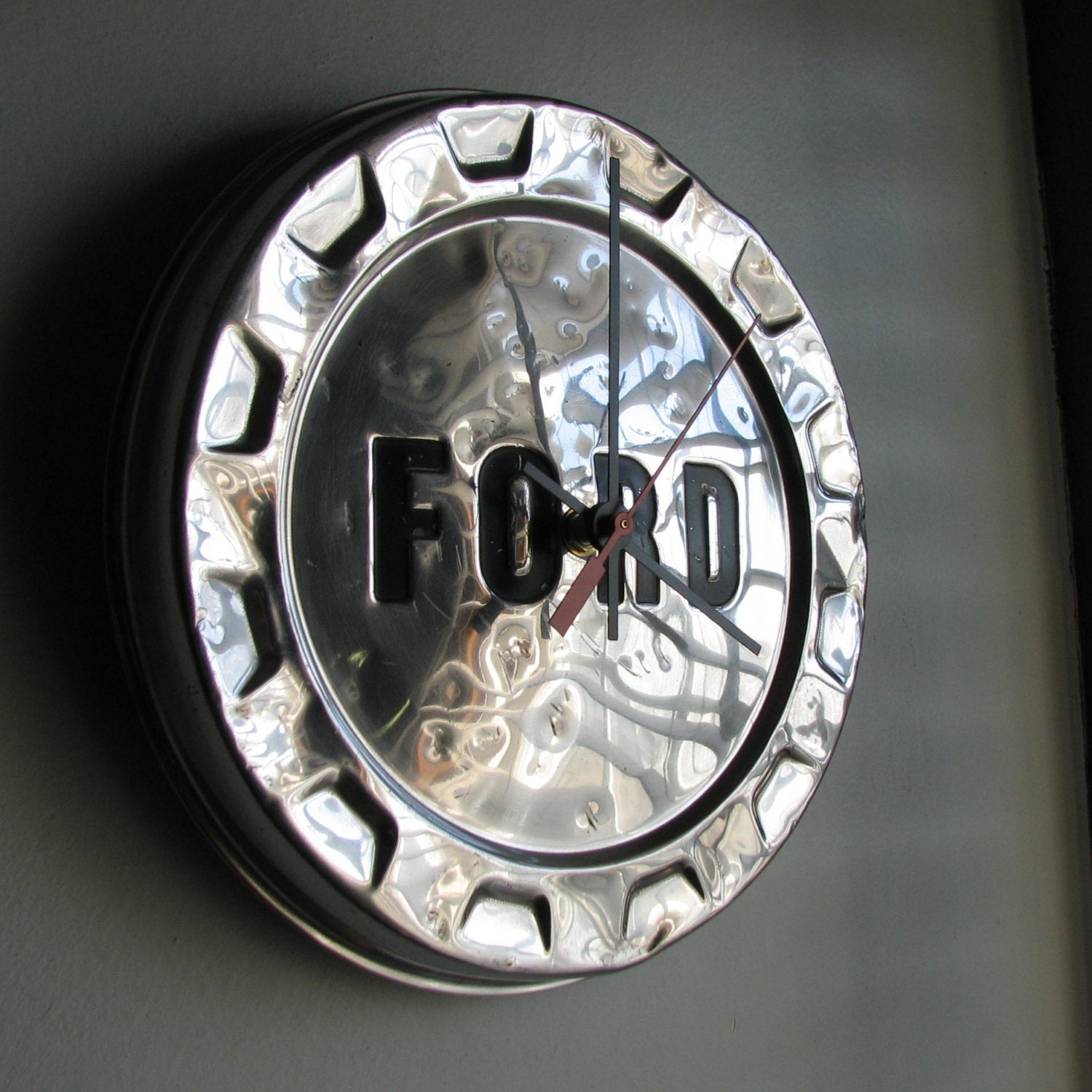 1965 Ford Truck Hubcap Clock no.1754