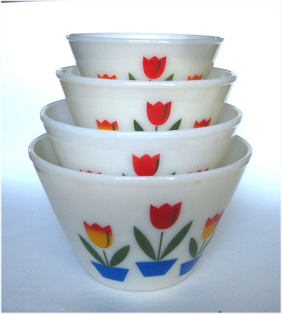 Fire King Glass Tulips Mixing Bowls Ivory Complete Set of 4