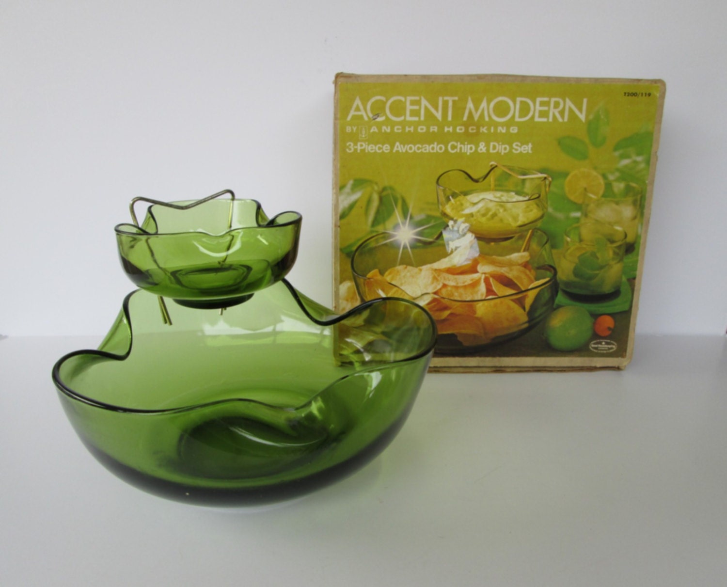 Modern Avacado Chip & Dip Set Haute Juice