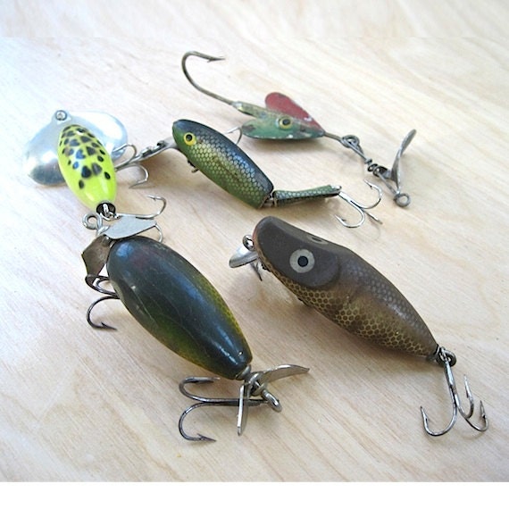 Vintage Fishing Lures 1930s Antiques Wooden Wiggle Wobble Bob