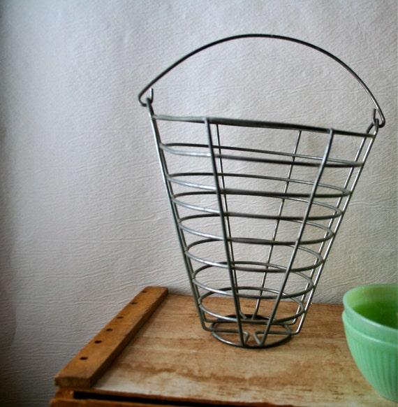 Farm Egg Basket Vintage Storage by blueflowervintage on Etsy