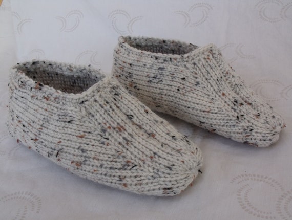 Super Awesome Crocheted Slippers For Men and Women