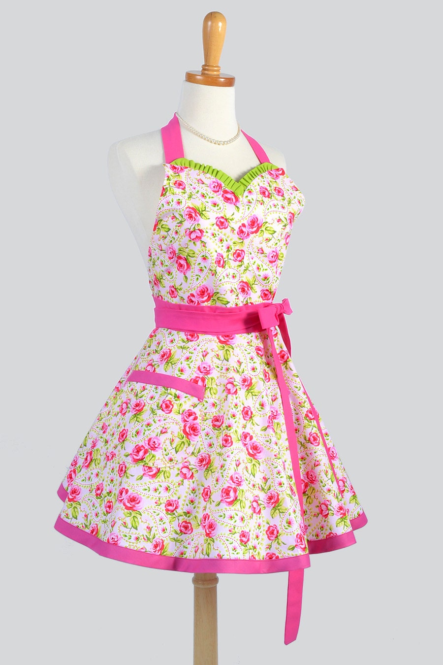 SALE SALE SALE Sweetheart Retro Apron / Handmade Retro Womens