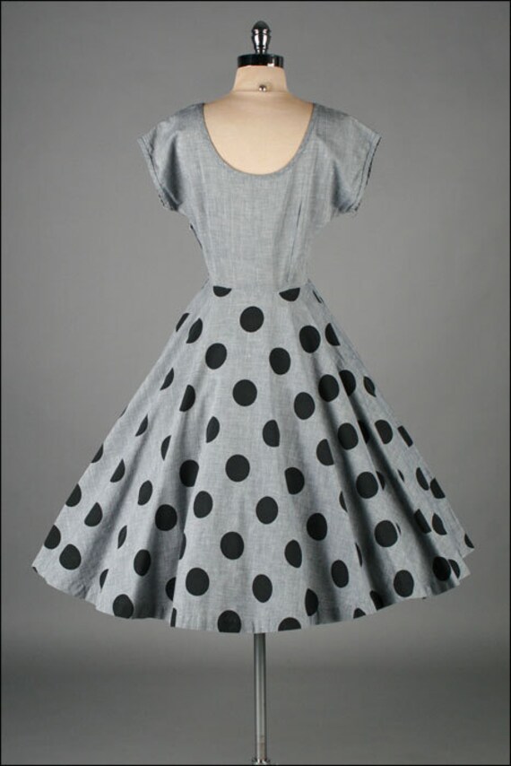 vintage 1950s dress . gray cotton . polka dots . 3141