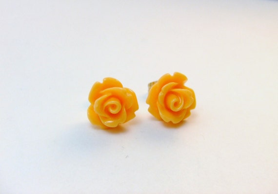 Peach Sunburst Flower Post Earrings by craftmepretty on Etsy