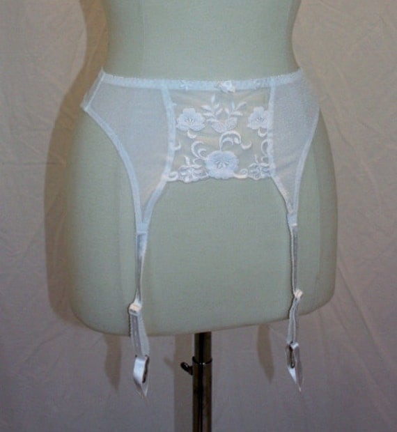 White Lace Garter Belt Embroiered Vintage Retro Sexy By Retromomo
