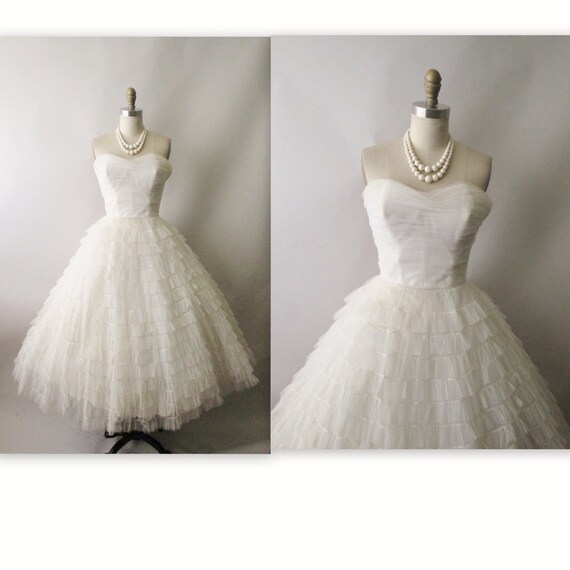 50's Wedding Dress // Vintage 1950's Strapless White