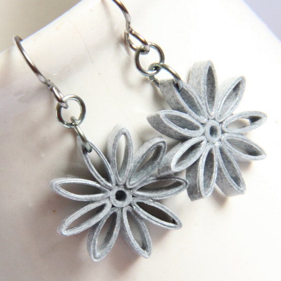 CIJ 30% off Grey Star Earrings Nine Pointed Paper Quilling Niobium Earring Eco Friendly Earrings hypoallergenic