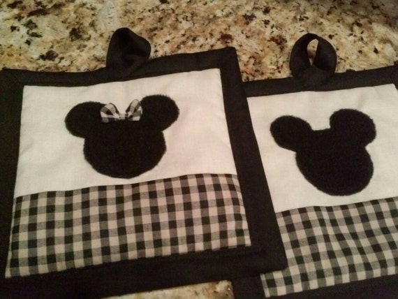 Mickey and Minnie Mouse Kitchen Pot Holder Set