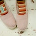 5 DOLLAR SALE////1970s NUDE Fabric Wedges..retro. wedges. sandals. flats. shoes. urban. hipster. 70s accessories. fabric shoes. daniel green