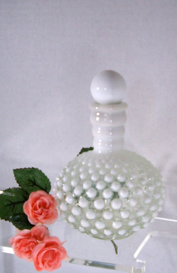 Avon hobnail bath oil vintage decanter 1975