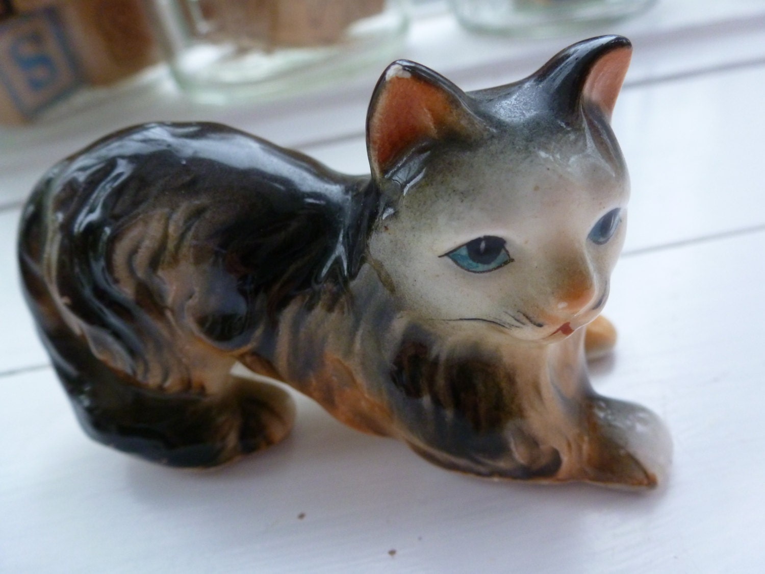  Vintage  1950s Ceramic  Cat  Figurine  Grey White and Tan For