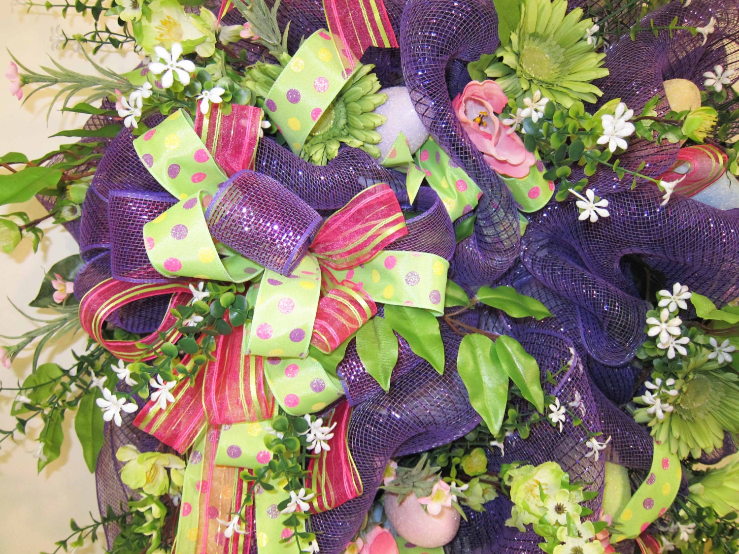 XL Deco Mesh Easter Wreath With Many Ribbons Gerber daisies