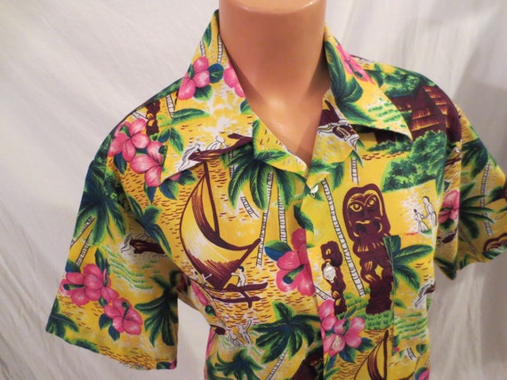 hawaii tourist shirt