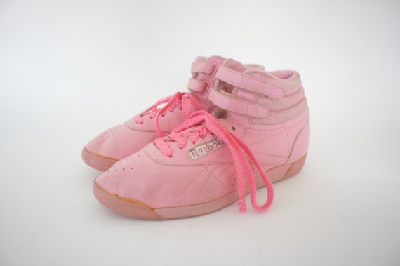 hot pink reebok freestyle hi