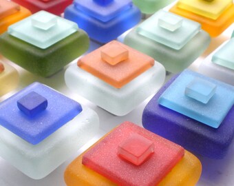 Pyramid tumbled glass cabinet knob