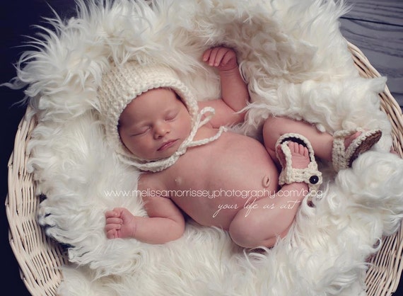 Items similar to Newborn Shoes: Newborn Photo Prop - Baby Shoes, Knit ...