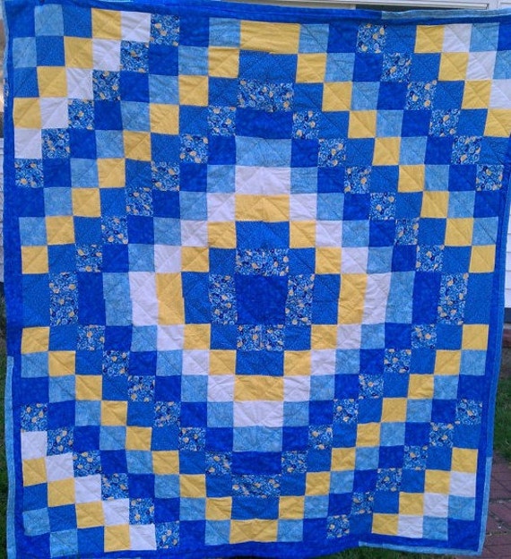 Items similar to Amish quilt pattern, Around the World Queen size Quilt on Etsy