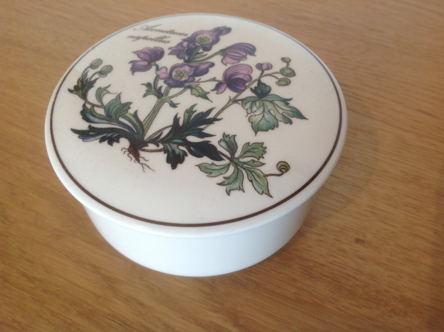 Villeroy and Boch trinket candy box botanica aconitum napellus