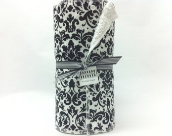 Unpaper towels, reusable paper towels, cloth paper towels, snapping paper towels - Black Damask