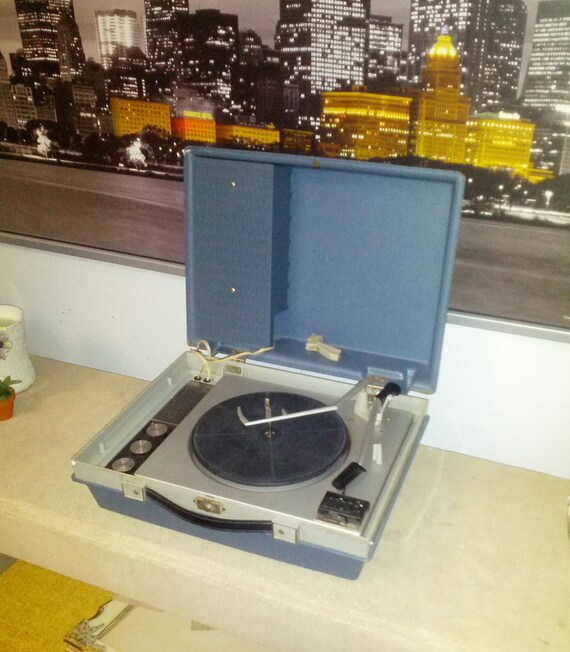 antique rca victor radio record player