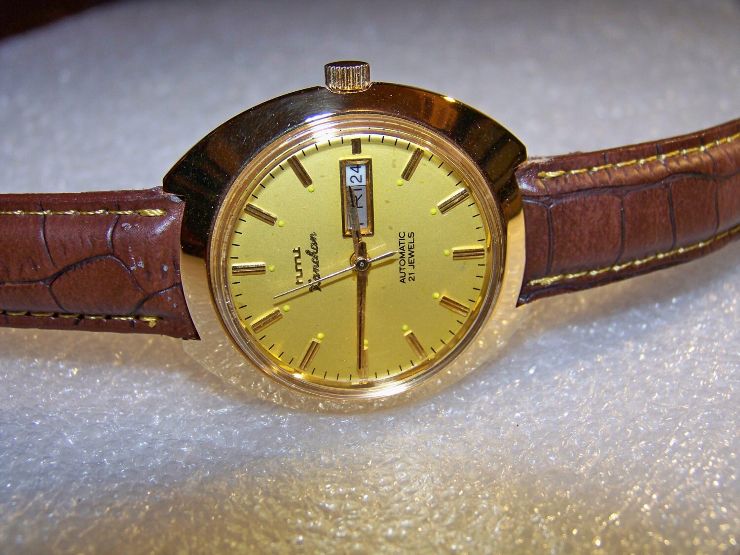 hmt watches gold