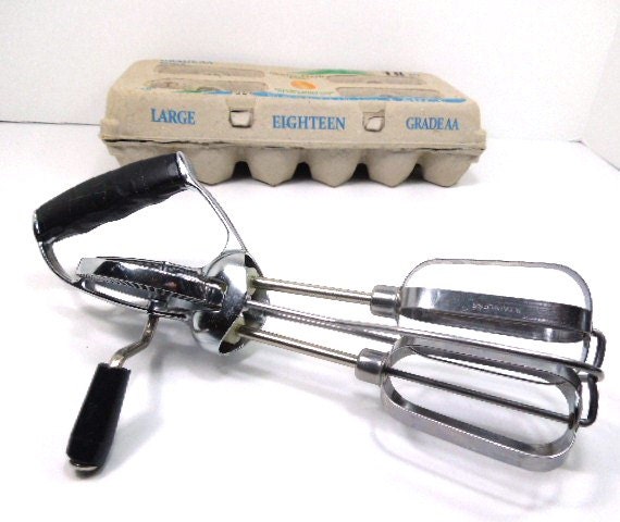 Vintage Egg Beater Hand Held Rotary Mixer