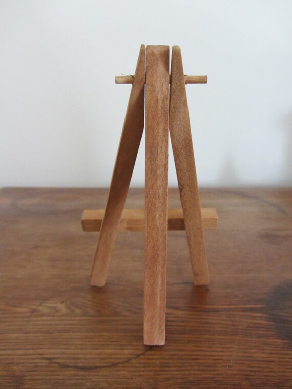 Mini Wooden Tabletop Easels 7 count