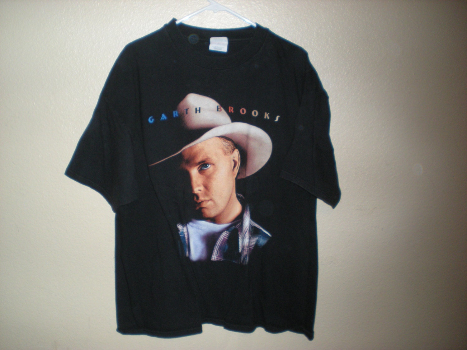 garth brooks tour merchandise