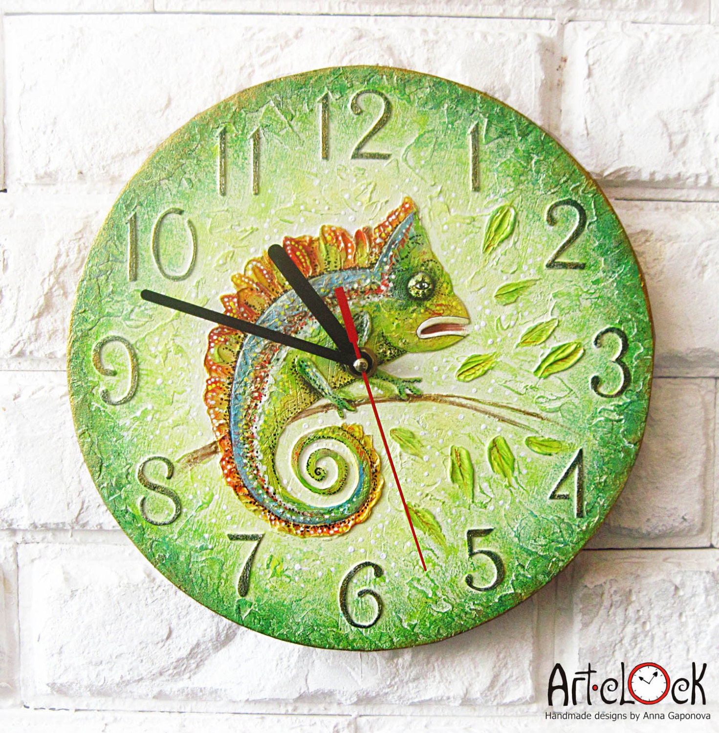 chameleon clock