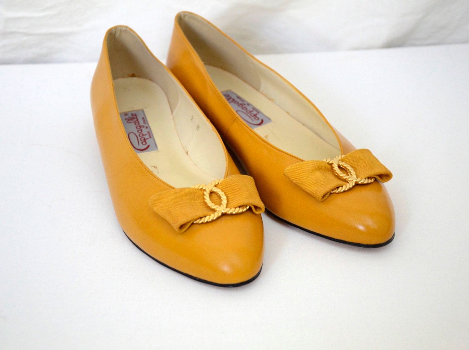 Vintage Women's Pappagallo yellow bow flats by ElectricPinkVintage