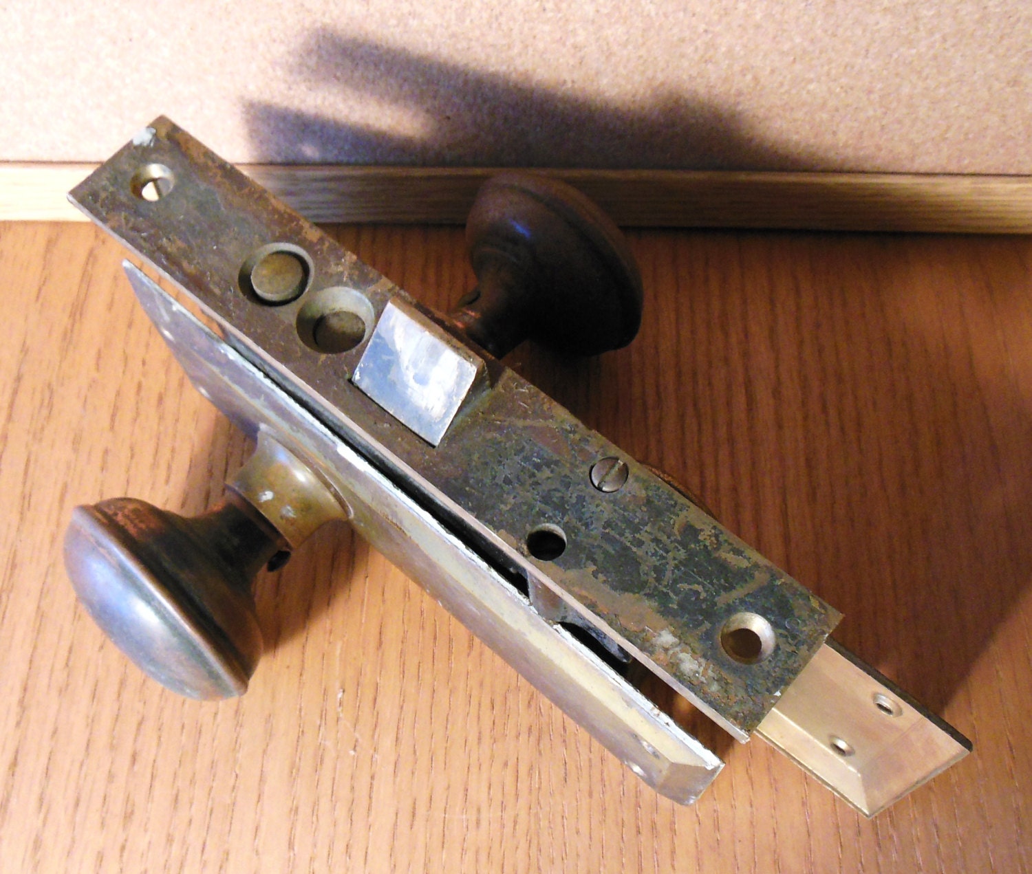 Antique Brass Architectual Door Knobs Lock Mechanism Back