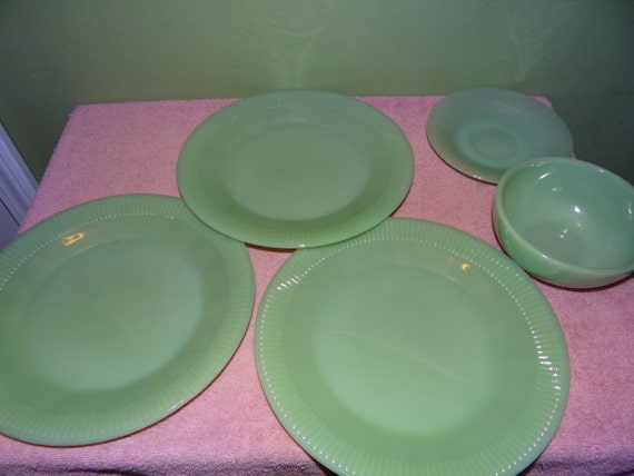 Vintage Fire King Jadeite set of 5 dishes 3 dinner plates