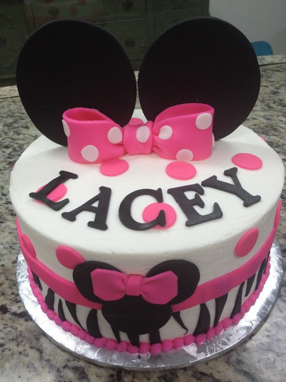 Items similar to 3-D Minnie Mouse Inspired Edible Fondant Cake Topper